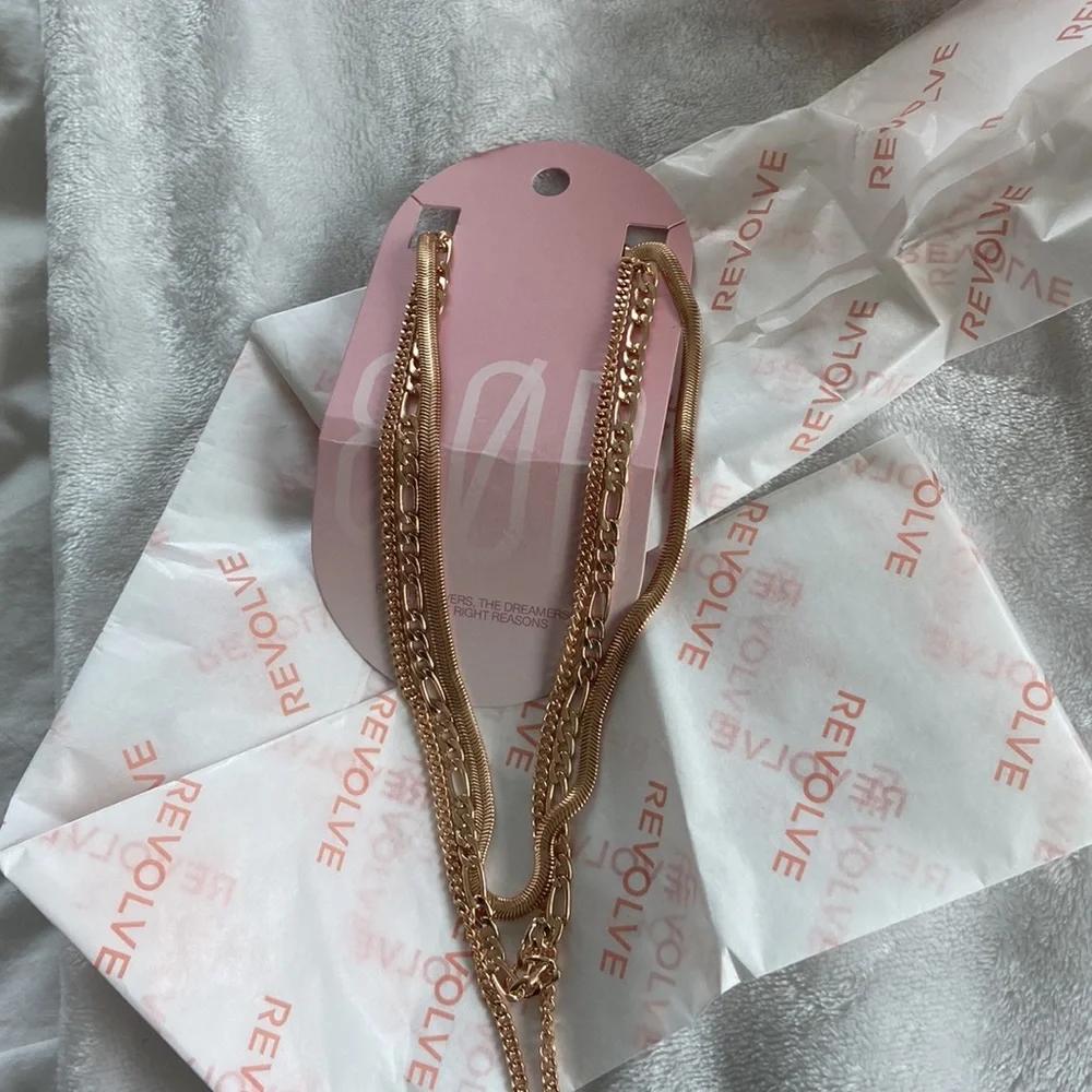 Brand new layered gold necklace - Picture 4 of 4